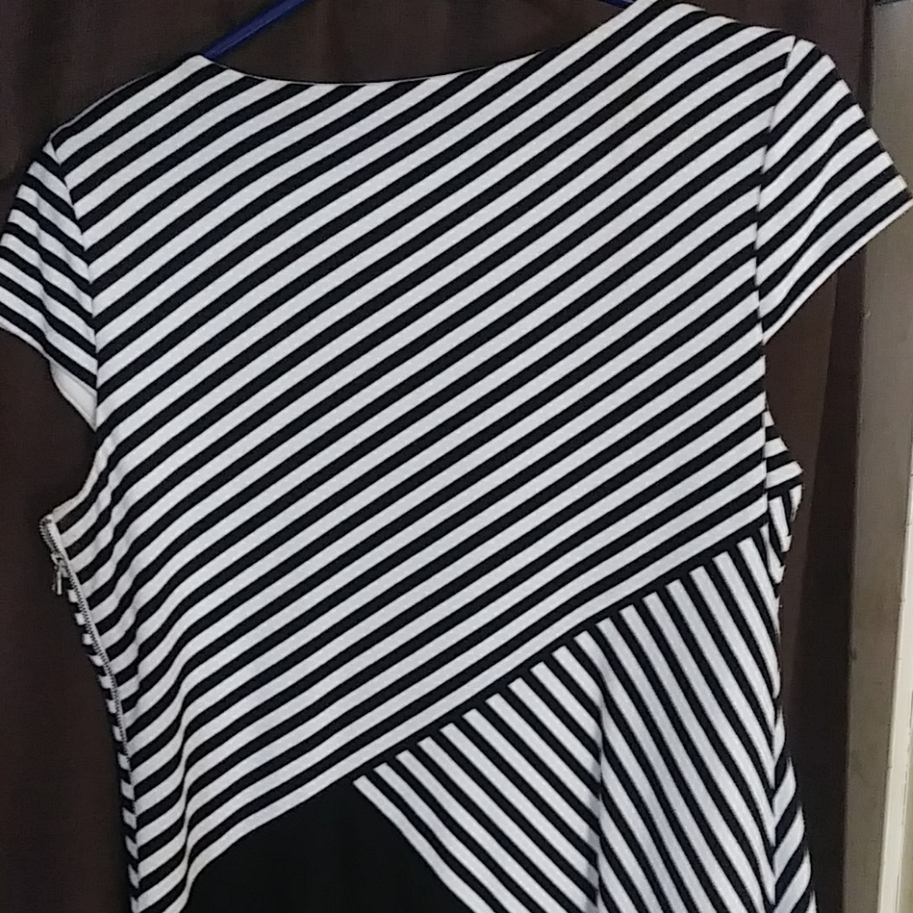 Dress - Picture 3 of 4